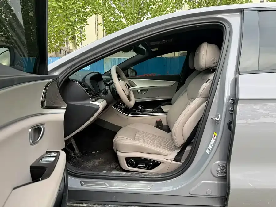 BYD Second-hand Han 2025 DM-i Intelligent Driving Edition 125KM Elite Edition 2025 — миниатюра 4