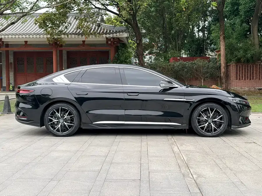 BYD Second-hand Han 2022 EV Genesis Edition 610KM 4WD Premium Edition 2022 — миниатюра 2