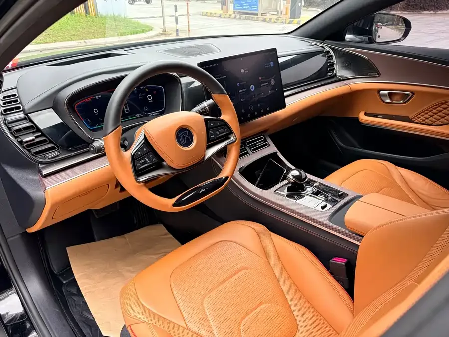 BYD Second-hand Han 2022 EV Genesis Edition 610KM 4WD Premium Edition 2022 — миниатюра 4