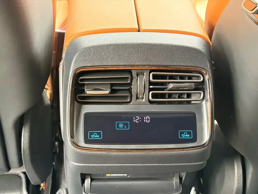 BYD Second-hand Han 2022 EV Genesis Edition 610KM 4WD Premium Edition 2022 — миниатюра 5