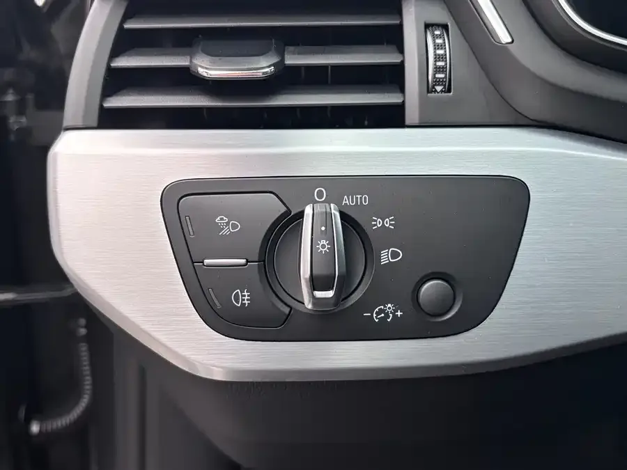 Audi a4 l 2025 2 million units Enjoyable Edition 40 TFSI Fashion Dynamic Edition 2025 — миниатюра 4
