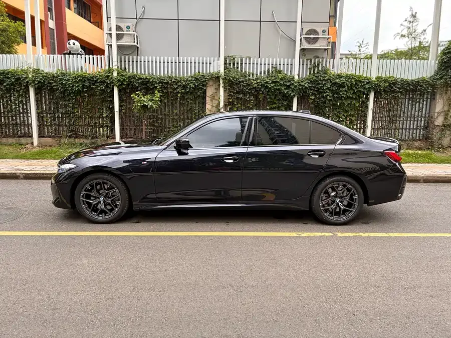 BMW 3 Series BMW 3 Series 2025 330Li Exclusive M Sport Night Edition 2026 — миниатюра 5