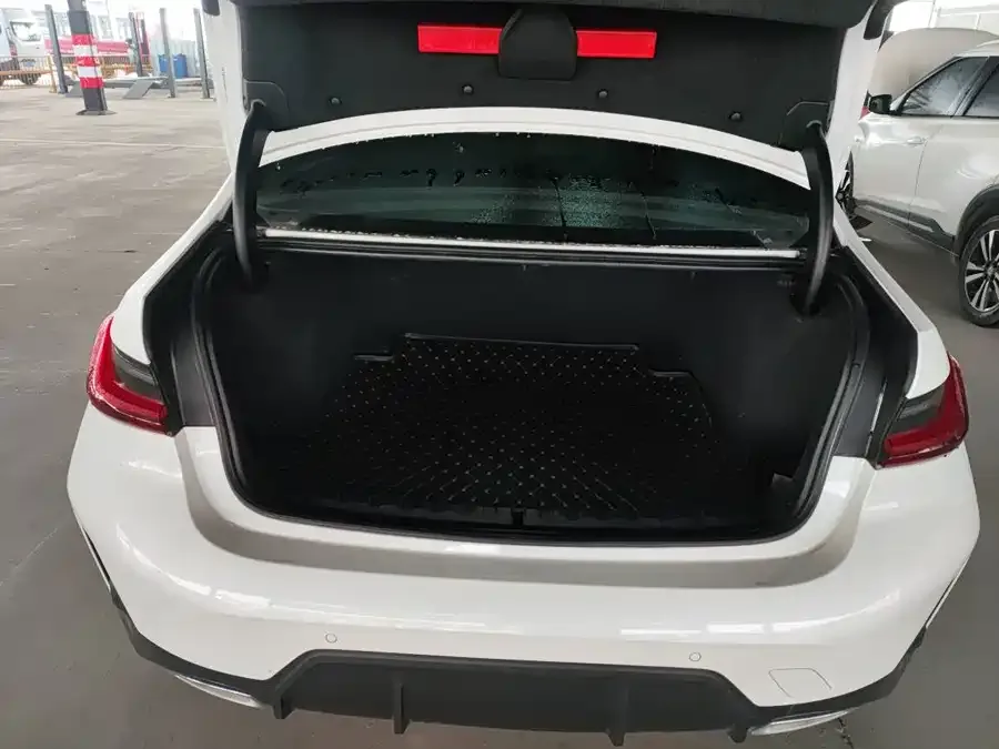 BMW 3 Series BMW 3 Series 2023 320Li M Sport Package 2023 — миниатюра 3