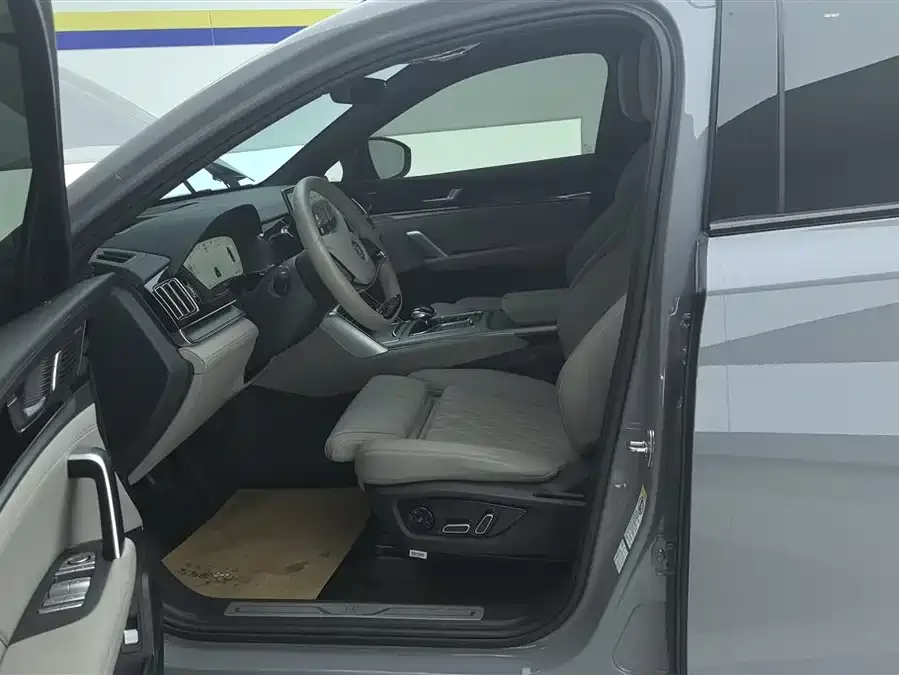 BYD Tang New Energy Tang New Energy 2025 DM-i 115KM Flagship 2025 — миниатюра 3