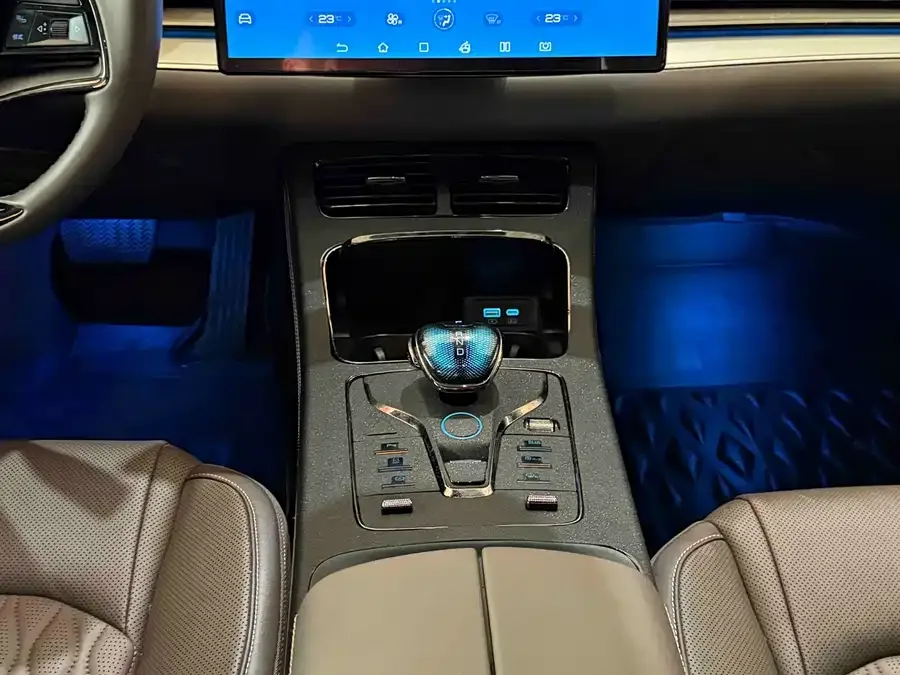 BYD Second-hand Han 2023 DM-i Champion Edition 121KM Premium Edition 2024 — миниатюра 3