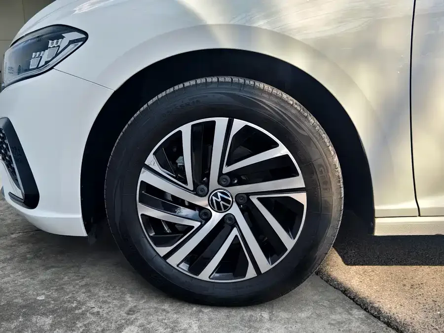 Volkswagen Lavida Lavida 2024 300TSI DSG Starry Sky Leading Edition 2024 — миниатюра 3