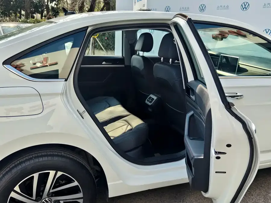 Volkswagen Lavida Lavida 2024 300TSI DSG Starry Sky Leading Edition 2024 — миниатюра 5