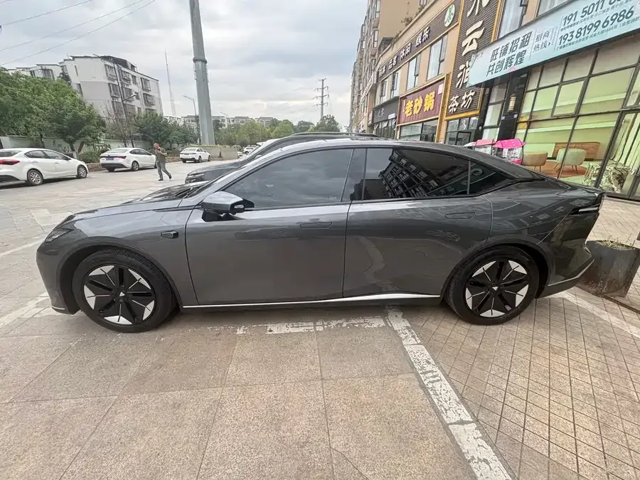 Deepal dark blue SL03 Dark Blue SL03 2023 135Plus Extended Range Edition 2023 — миниатюра 3