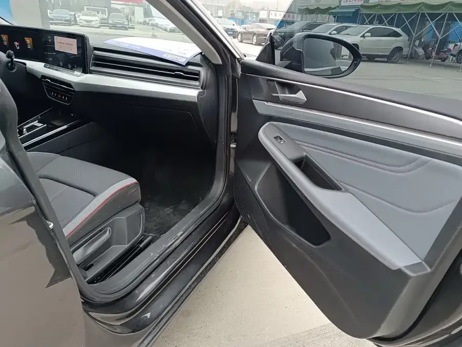 Volkswagen Lamando Lingdu 2022 Lingdu L 280TSI DSG Hot Edition 2022 — миниатюра 4