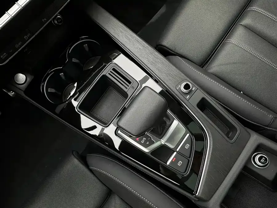 Audi a4 l 2023 40 TFSI luxury and dynamic model 2024 — миниатюра 4