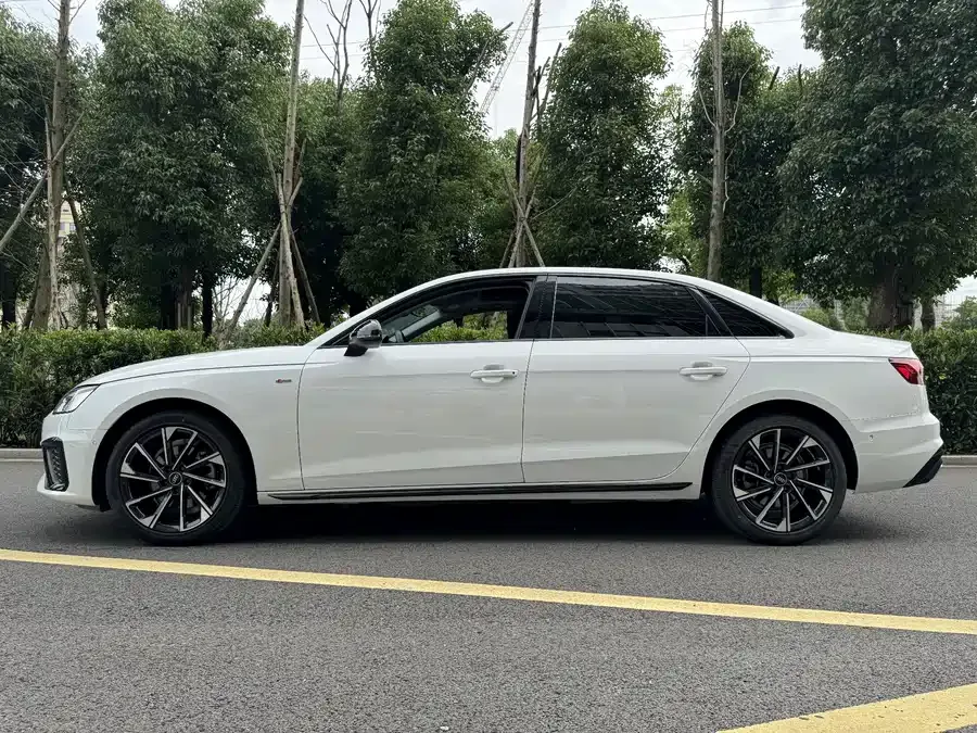 Audi a4 l 2022 40 TFSI luxury and dynamic model 2022 — миниатюра 3