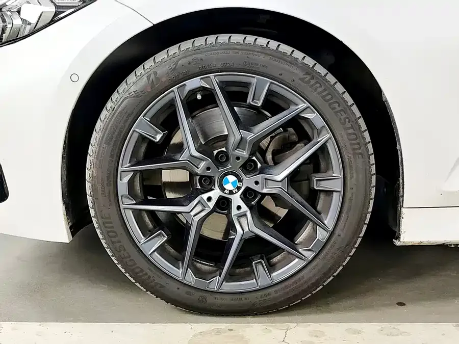 BMW 3 Series BMW 3 Series 2025 330Li M Sport Night Edition 2024 — миниатюра 2