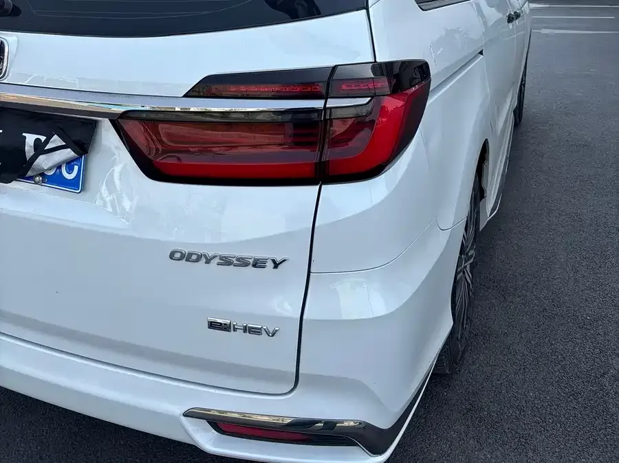 Honda Odyssey 2024 Odyssey 2.0L e:HEV Elite Enjoy Edition 2024 — миниатюра 2