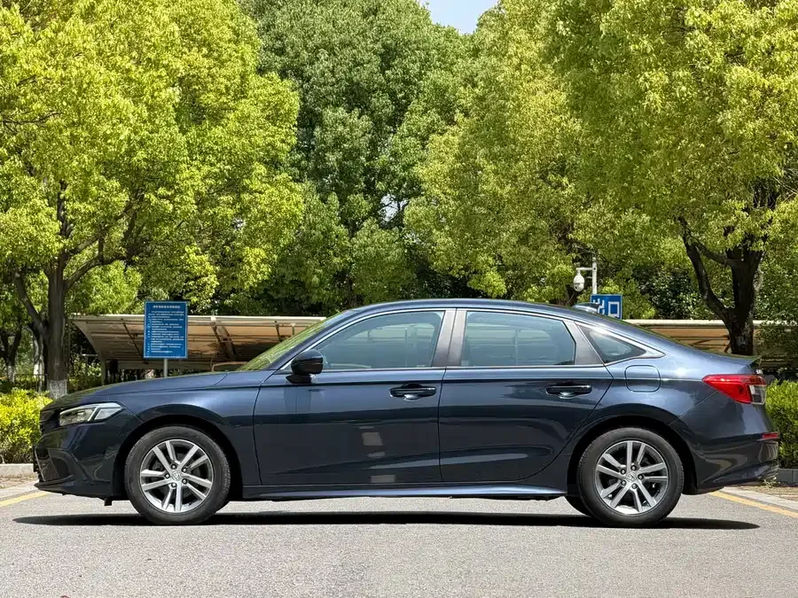 Honda CIVIC 2023 Civic 240TURBO CVT Power Edition 2023 — миниатюра 2