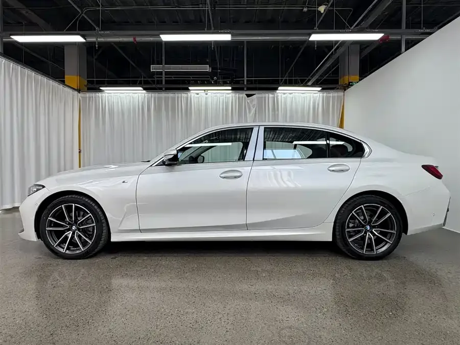 BMW 3 Series 2026 BMW 3 Series 325Li M Sport Package 2026 — миниатюра 2