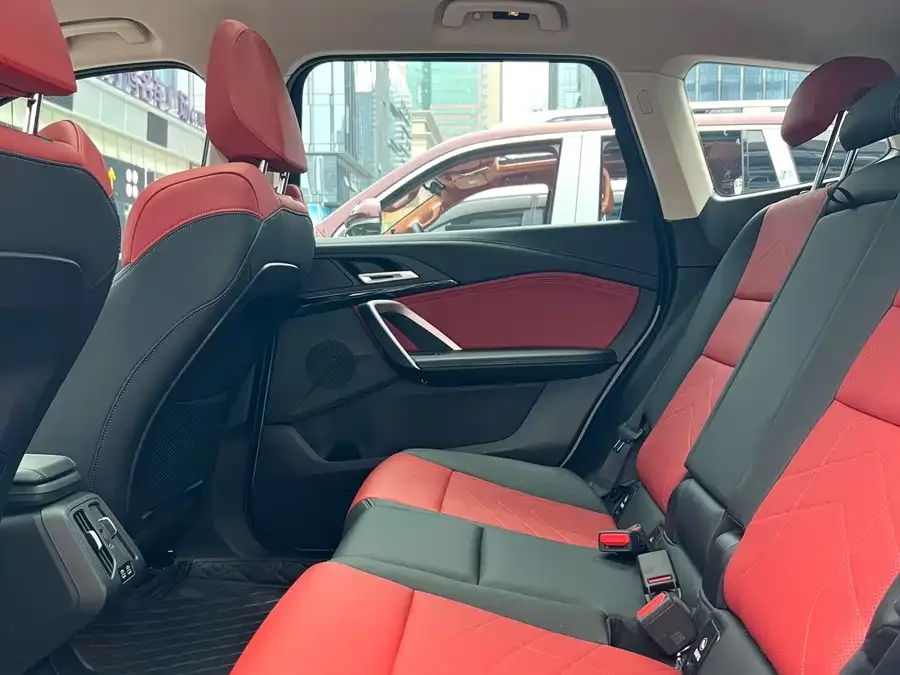 BMW iX1 2023 eDrive25L X Design Package 2024 — миниатюра 2