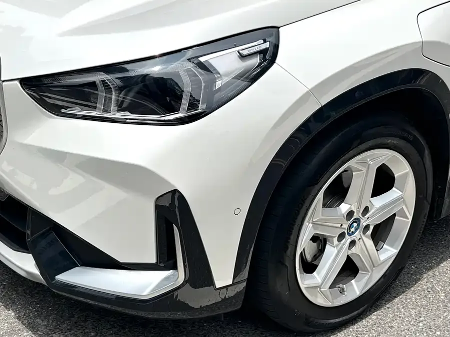 BMW iX1 2023 eDrive25L X Design Package 2024 — миниатюра 5