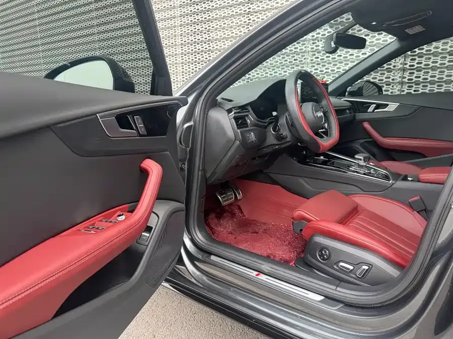 Audi a4 l 2024 40 TFSI luxury and dynamic model 2025 — миниатюра 2