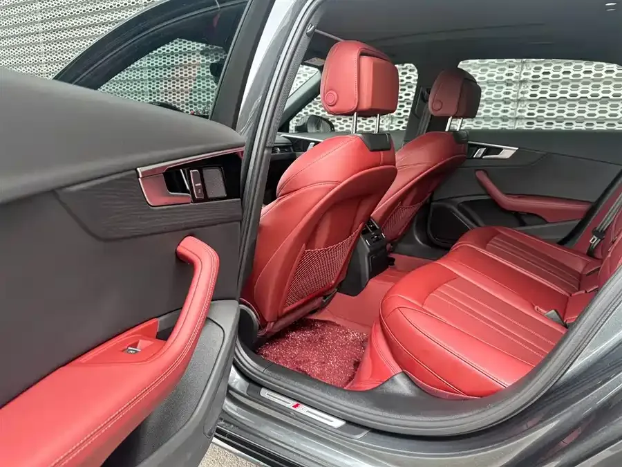 Audi a4 l 2024 40 TFSI luxury and dynamic model 2025 — миниатюра 3