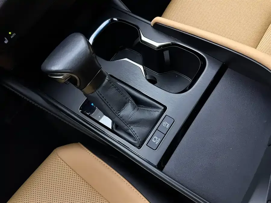 Lexus ES 2023 200 Excellence Edition 2024 — миниатюра 4
