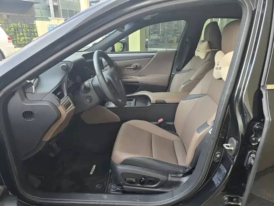Lexus ES 2025 200 Premium Edition 2025 — миниатюра 4