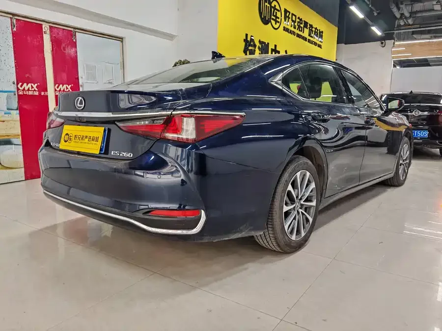 Lexus ES 2023 260 Excellence Edition 2023 — миниатюра 3