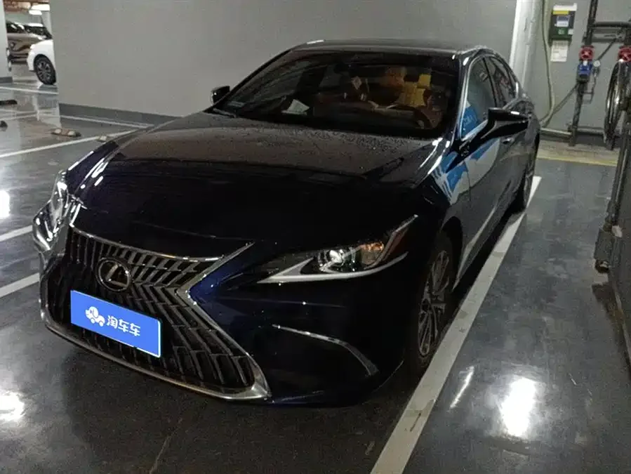 Lexus ES 2023