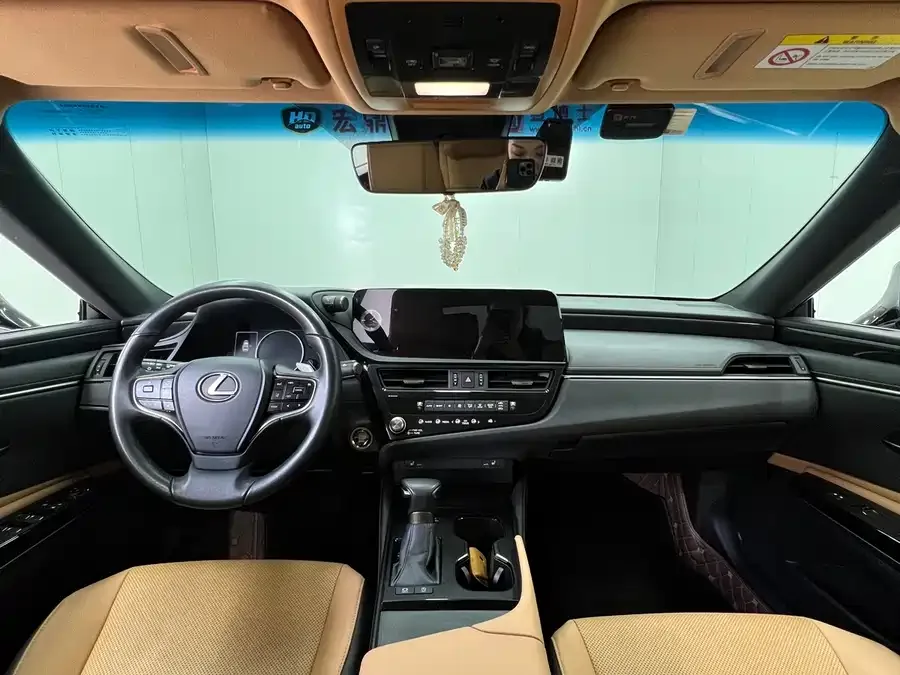 Lexus ES 2023 260 Excellence Edition 2023 — миниатюра 2