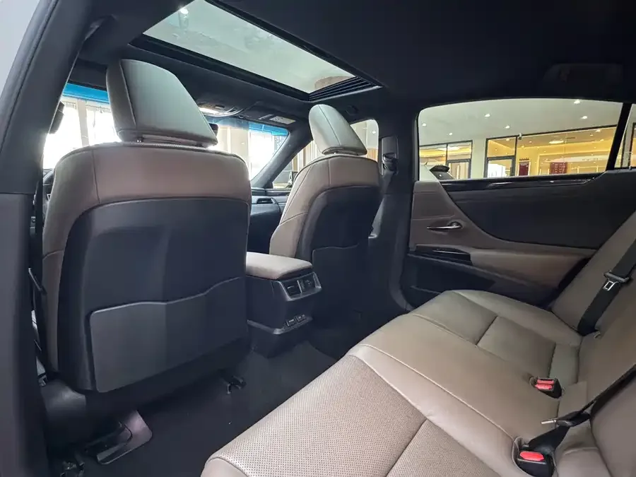 Lexus ES 2023 200 Excellence Edition 2024 — миниатюра 4