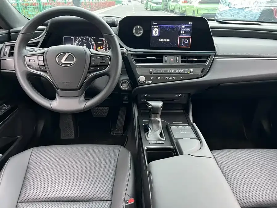Lexus ES 2022 200 Excellence Edition 2022 — миниатюра 2
