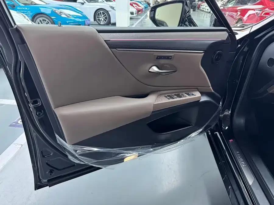 Lexus ES 2025 200 Premium Edition 2026 — миниатюра 5
