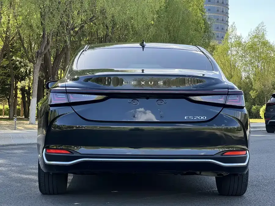 Lexus ES 2025 200 Premium Edition 2025 — миниатюра 3