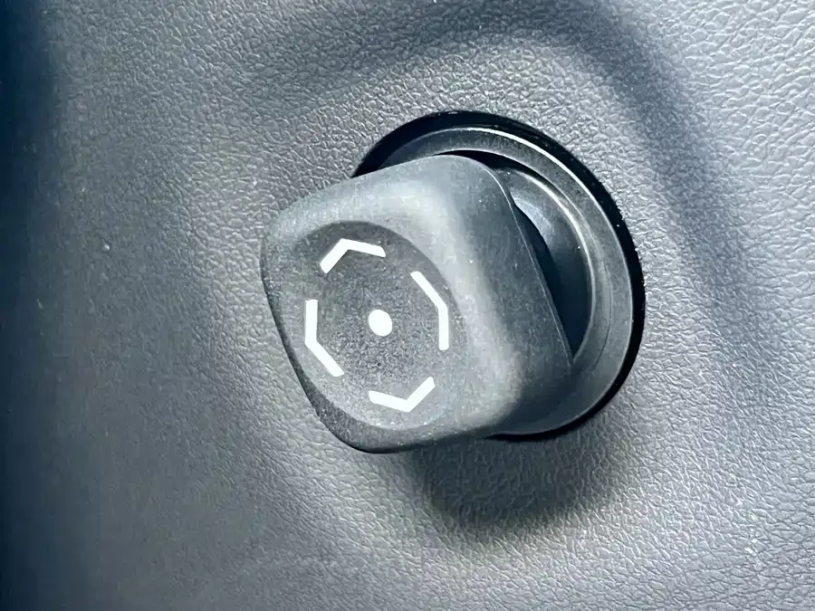 Lexus ES 2025 200 Premium Edition 2025 — миниатюра 4