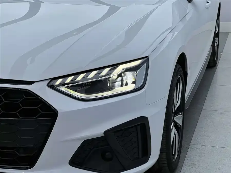 Audi a4 l 2022 40 TFSI luxury and dynamic model 2022 — миниатюра 2