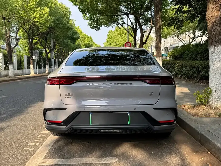 BYD Second-hand Han 2025 DM-i 125KM Elite 2024 — миниатюра 2