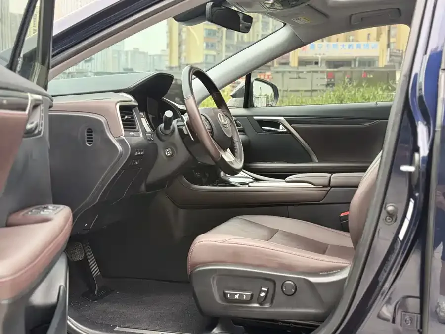Lexus RX 2020 facelift 300 four-wheel drive elegant version 2022 — миниатюра 2