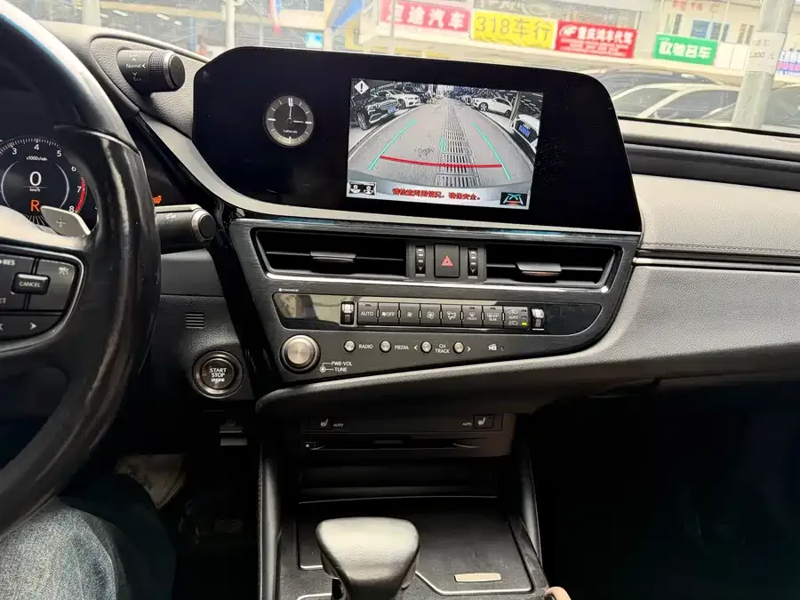 Lexus ES 2021 200 Excellence Edition 2022 — миниатюра 3