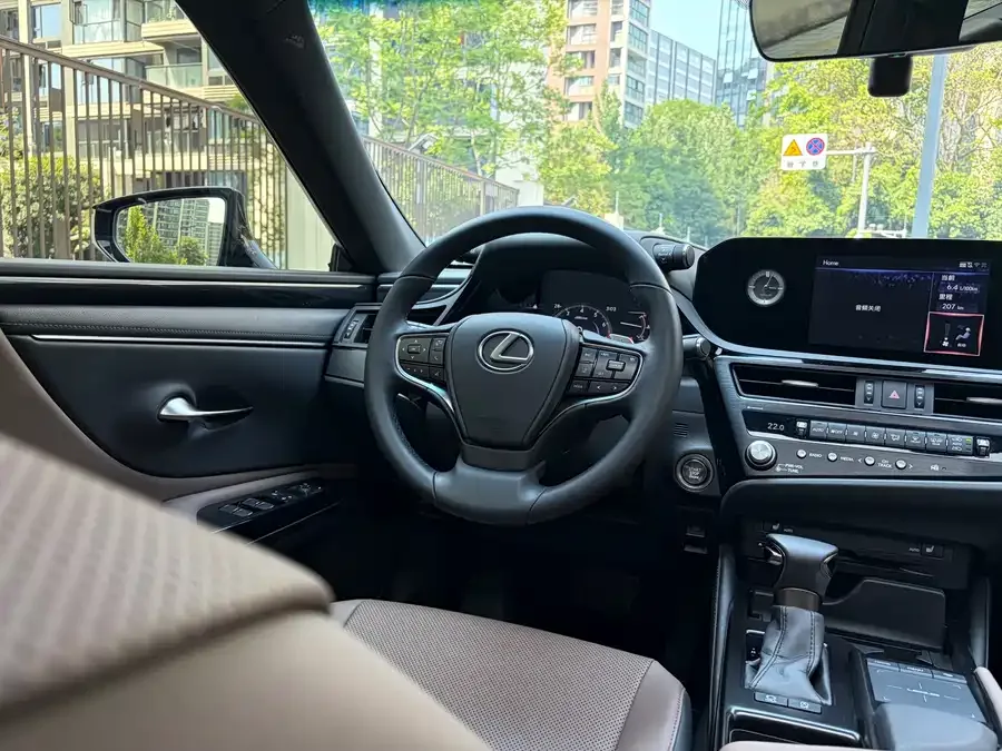 Lexus ES 2021 200 Excellence Edition 2022 — миниатюра 3