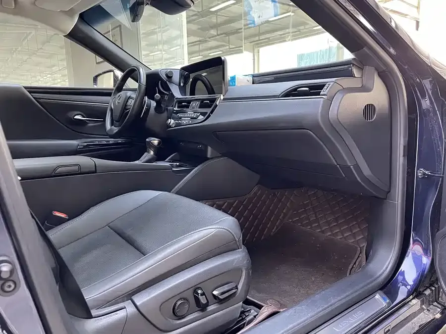 Lexus ES 2023 200 Excellence Edition 2024 — миниатюра 2