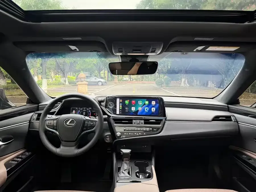 Lexus ES 2023 200 Excellence Edition 2024 — миниатюра 2