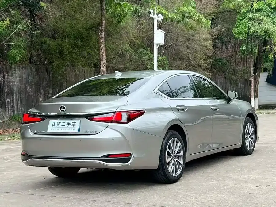 Lexus ES 2022 200 Excellence Edition 2022 — миниатюра 3