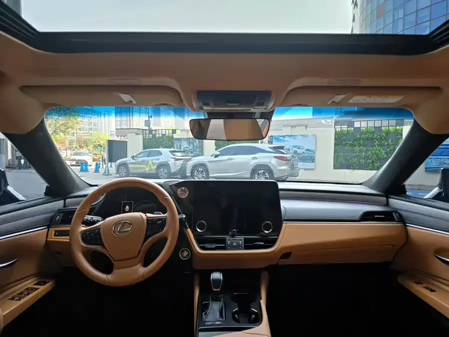 Lexus ES 2025 300h Premium Edition 2025 — миниатюра 2