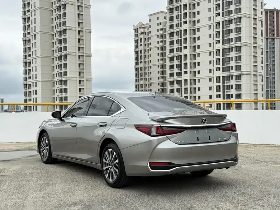 Lexus ES 2023 200 Excellence Edition 2024 — миниатюра 4