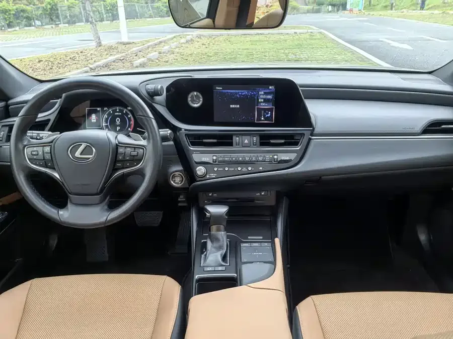 Lexus ES 2022 200 Excellence Edition 2022 — миниатюра 4