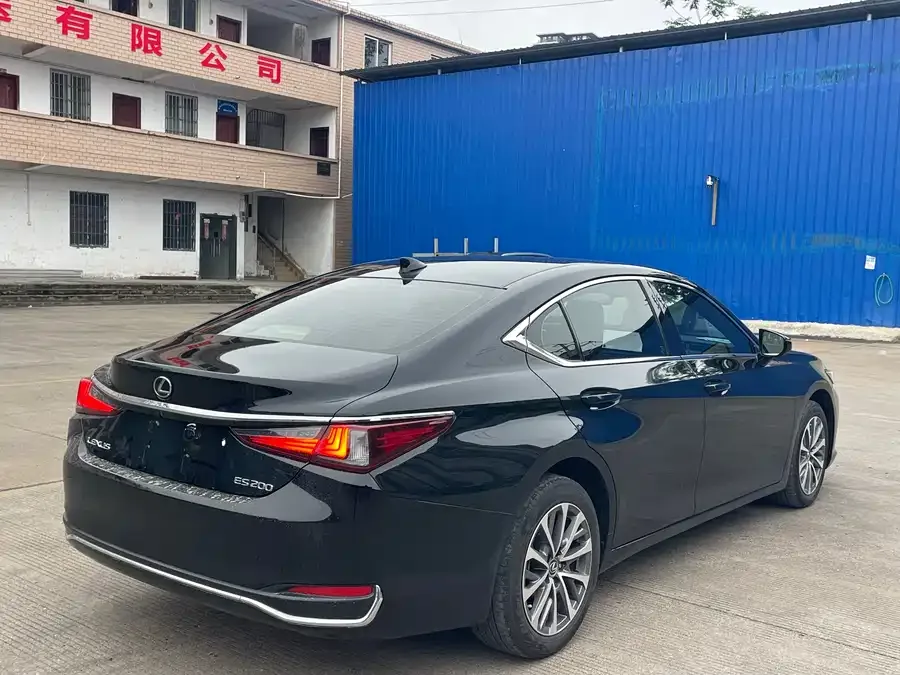 Lexus ES 2023 200 Excellence Edition 2023 — миниатюра 4