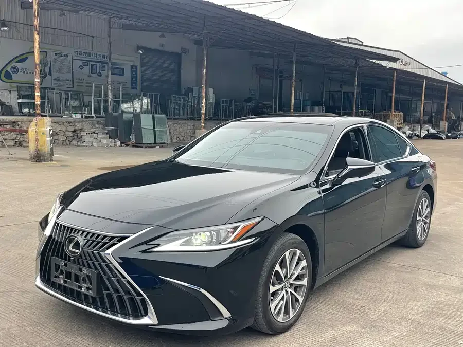 Lexus ES 2023