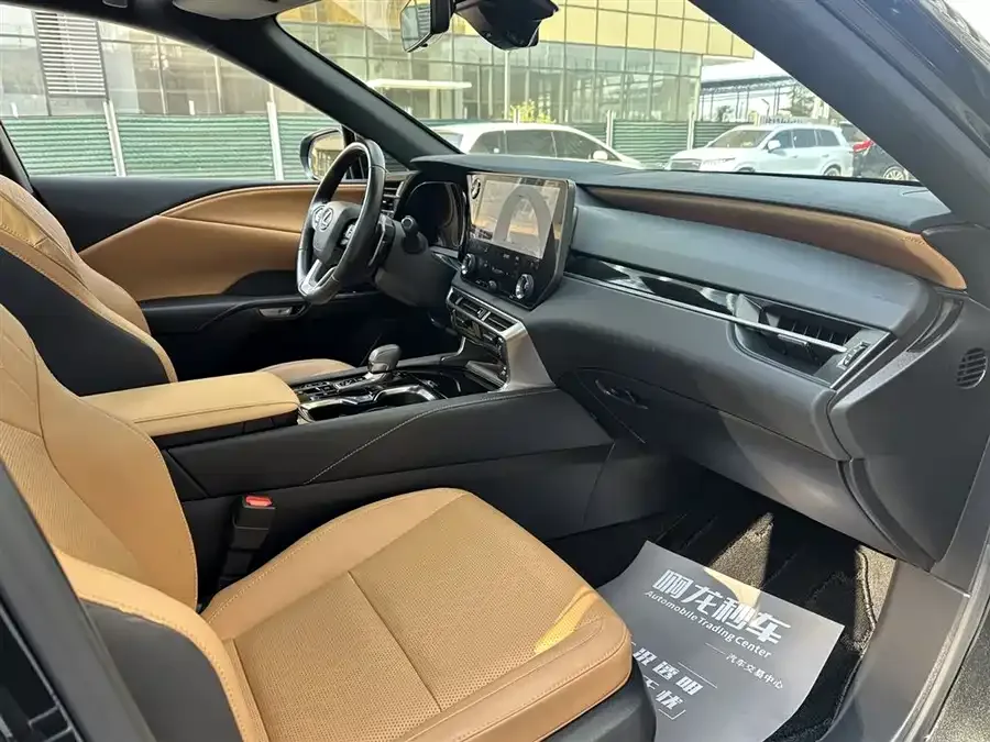 Lexus RX 2023 350h 4WD Pure Edition 2024 — миниатюра 4