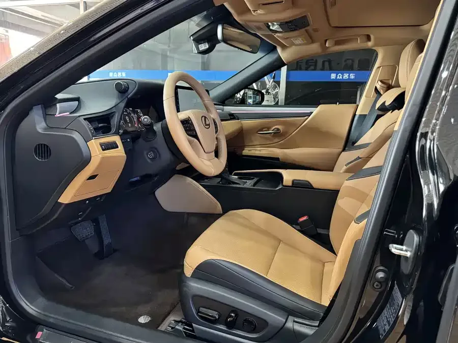 Lexus ES 2025 200 Premium Edition 2025 — миниатюра 2