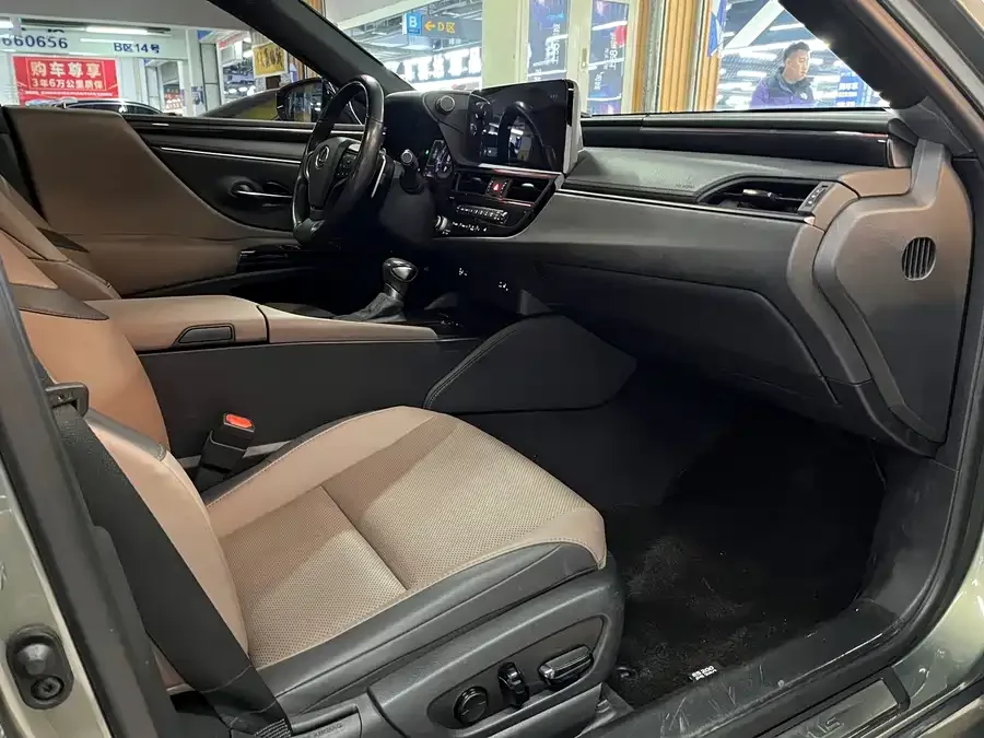 Lexus ES 2023 200 Excellence Edition 2023 — миниатюра 4