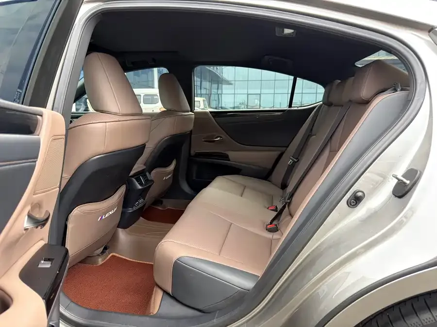 Lexus ES 2023 200 Excellence Edition 2024 — миниатюра 2